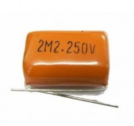 Capacitor  Poliester 2m2x250v